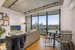 Modern, Executive 1 Bedroom Apartment With Balcony